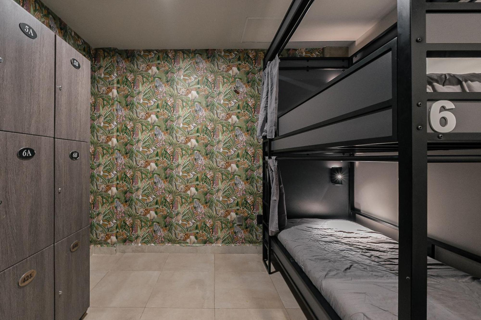 Cozy Bed In Mixed