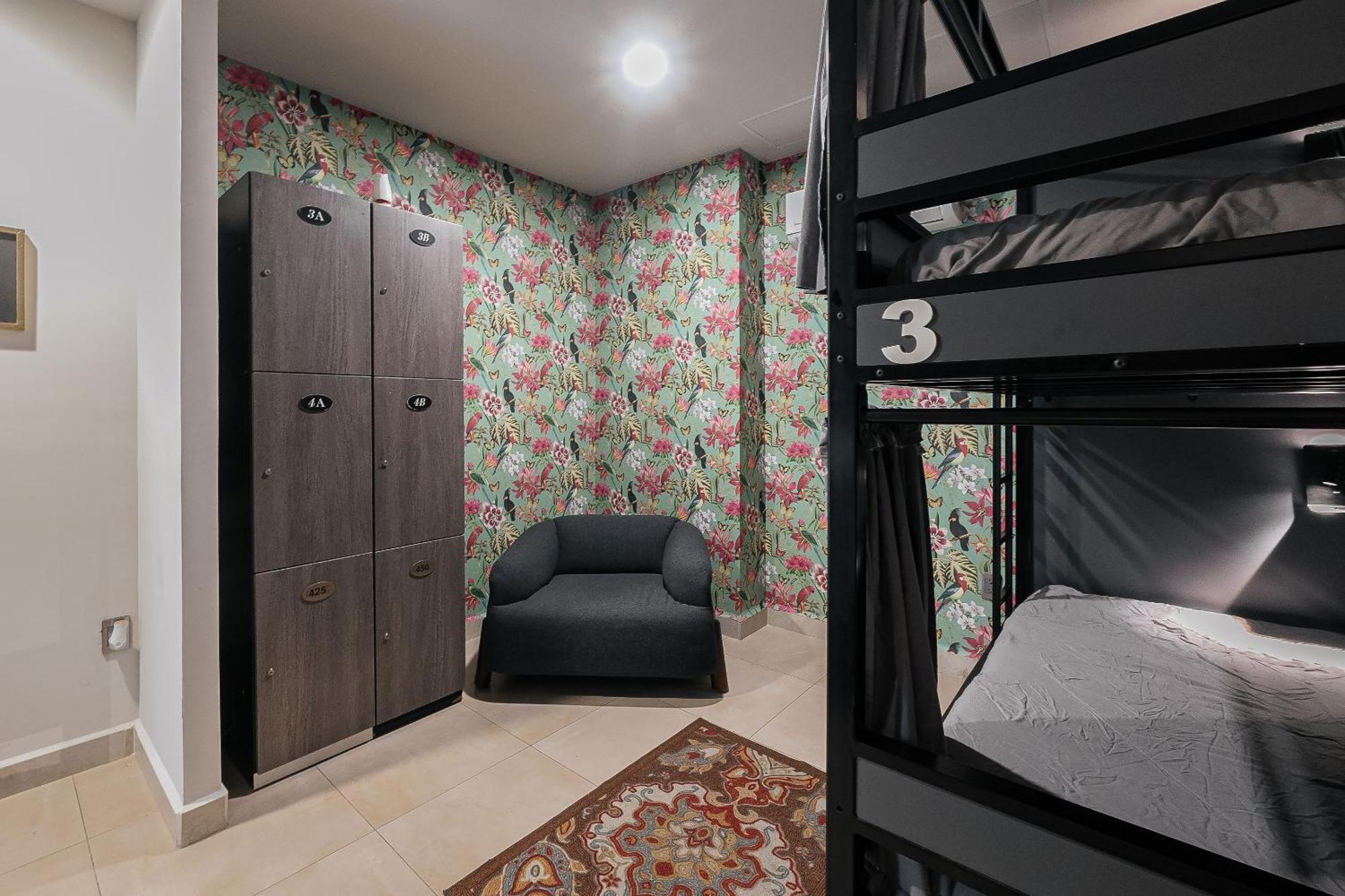 Cozy Bed In Mixed